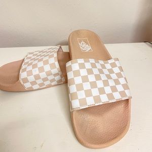 SIZE 8.5 VANS SLIP ON!